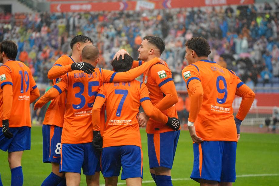 开云-爱游戏-中超-谢文能克雷桑破门 山东泰山战胜北京国安